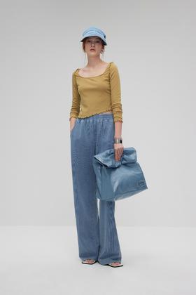 木耳边长袖异形领打底衫