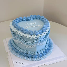 雾霾蓝（裱花部分较为甜腻，建议刮掉不吃）