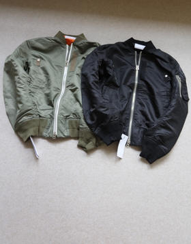 开春 嘚嘚以嘚嘚 哈！情侣段 Sacai 联名合作款 Ma-1 飞行员 夹克 2色入