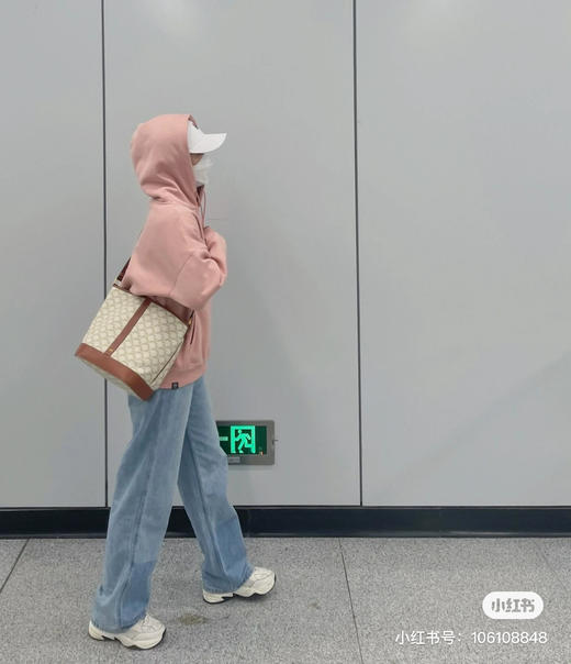 Celine原厂皮白花水桶大号，亏本清，无包装不退换 商品图0