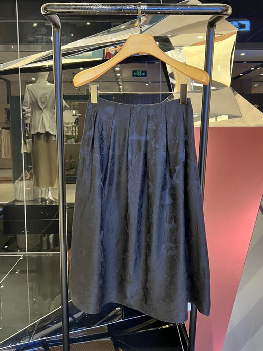 女士浮雕提花半裙 商品图0