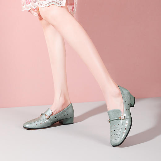 春夏新款，洞洞通勤平头超迁皮小皮鞋YSML-A053-076 商品图2
