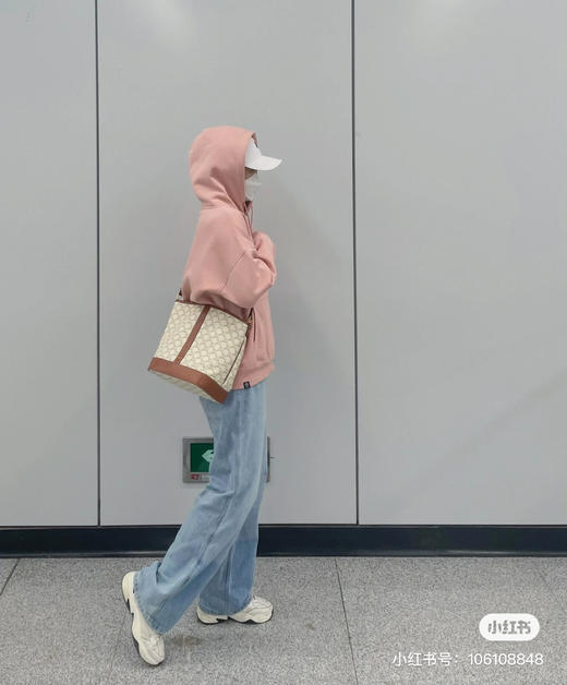 Celine原厂皮白花水桶大号，亏本清，无包装不退换 商品图2