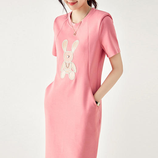 休闲宽松，显瘦圆领胸前链条兔子印花减龄短袖中长款连衣裙WLZD-2305207 商品图0