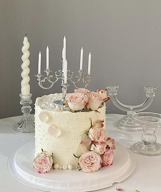 烛台花朵蛋糕（如没有购买到图片花,换粉玫瑰花） 商品图0