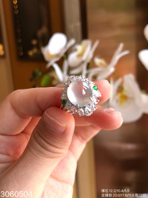 3060504，玻璃蛋面戒指。具体价格微信咨询 商品图3
