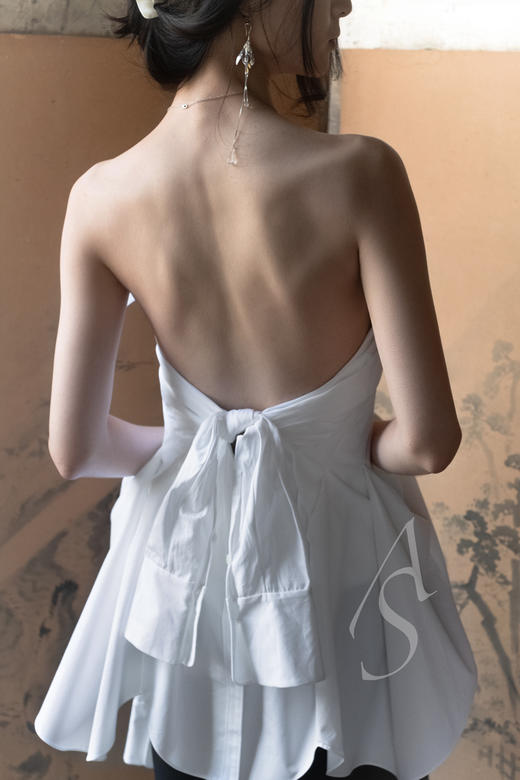 Ashlyn  白色/黑色TRINENI四袖解构胸衣式上衣 商品图2