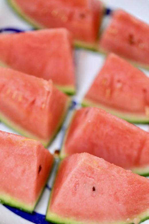 金玉满堂！皮薄且脆【春玉/金玉西瓜】2k小西瓜 手剥小西瓜 果肉红艳 金黄可爱 水分足 甘甜如冰糖～ 商品图5