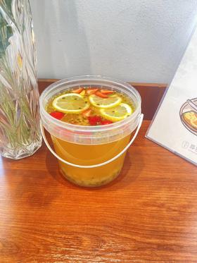 一桶水果茶