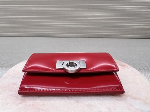 【特价商品不退不换】FERRAGAMO 菲拉格慕 卡包女  0760664-003 白色.牛皮革（暂无品牌物料包装） 商品图2