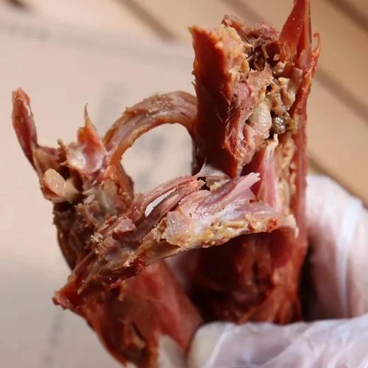 【➕𝟖.𝟖元即可换购】【限时3天】鄉遇何掌柜炭烤手撕鸭脖，不添加防腐剂，散养麻鸭，有机木炭烘烤而成的手撕鸭脖，越吃越香 商品图2