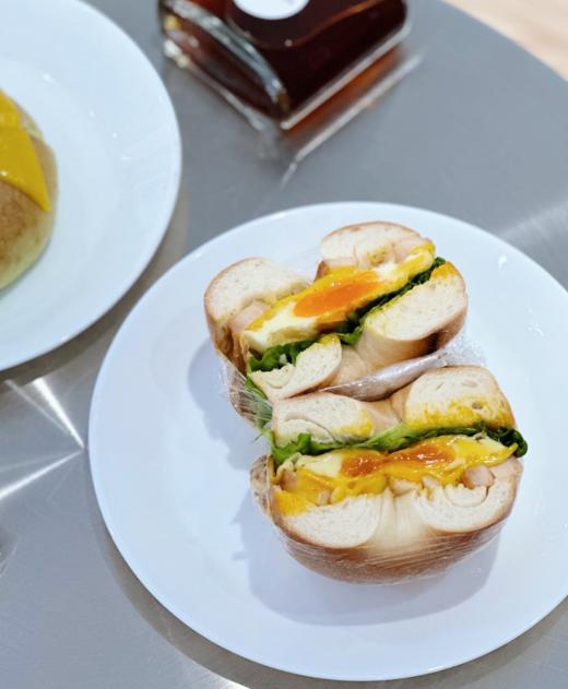 辣鸡腿贝果三明治 · 面包 商品图1