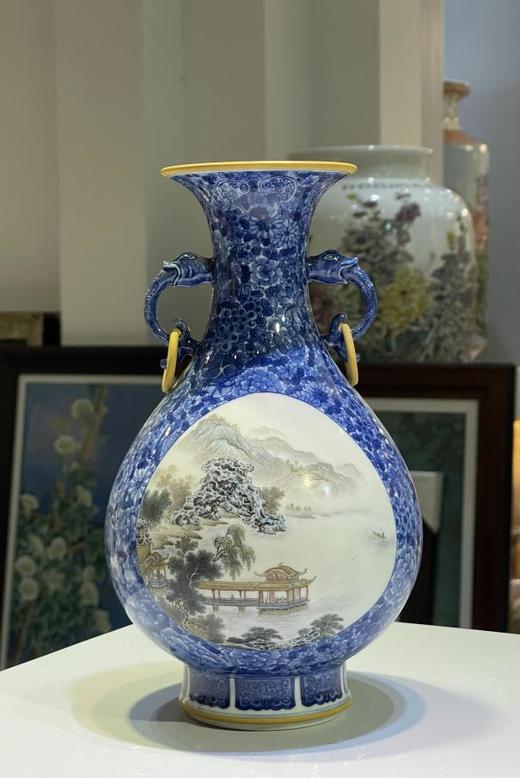 青花万花粉彩开窗山水活环双耳瓶 商品图0