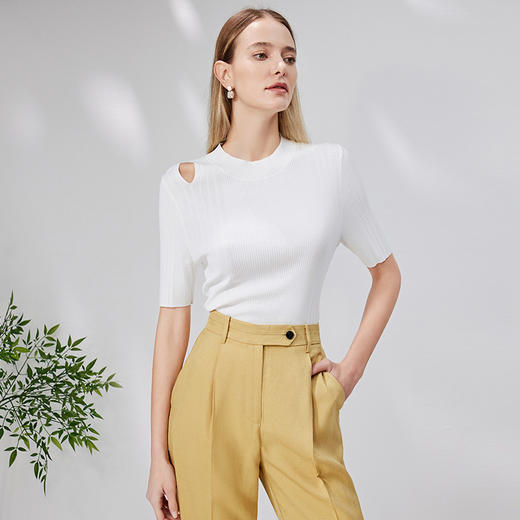 EITIE爱特爱夏新款设计感镂空修身显瘦舒适百搭纯色短袖针织衫B2301108 商品图7