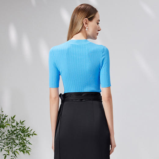 EITIE爱特爱夏新款设计感镂空修身显瘦舒适百搭纯色短袖针织衫B2301108 商品图12