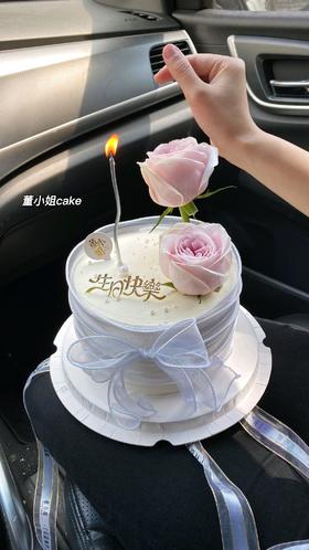 粉色鲜花蛋糕