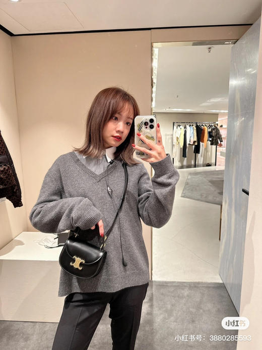 𝐜𝐞𝐥𝐢𝐧.𝐞 2023春季限定手提马鞍包 〰️黑色 商品图6