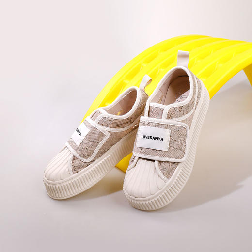 Safiya/索菲娅 2023秋季新品小众设计感魔术贴蕾丝网面透气饼干鞋 SF31112430/SF33112430 商品图1