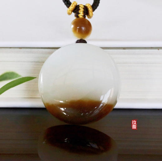 和田玉（糖羊脂玉）挂件--旭日东升21.75g(带绳) 商品图0