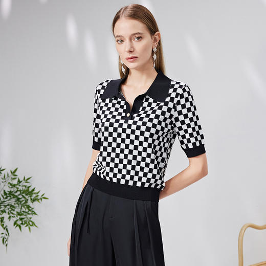 EITIE爱特爱夏季新款时尚气质棋盘格通勤翻领短款短袖针织衫B2301114 商品图2