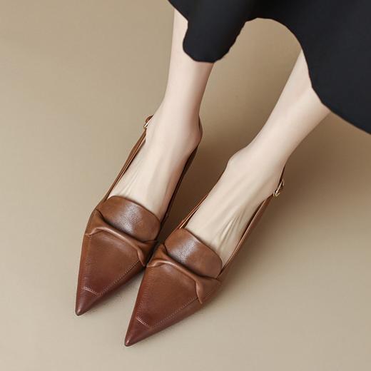 牛皮尖头显瘦配裙子高跟鞋，一字扣带细跟包头后空凉鞋DB-M5579 商品图1