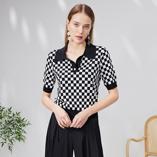 EITIE爱特爱夏季新款时尚气质棋盘格通勤翻领短款短袖针织衫B2301114 商品图3