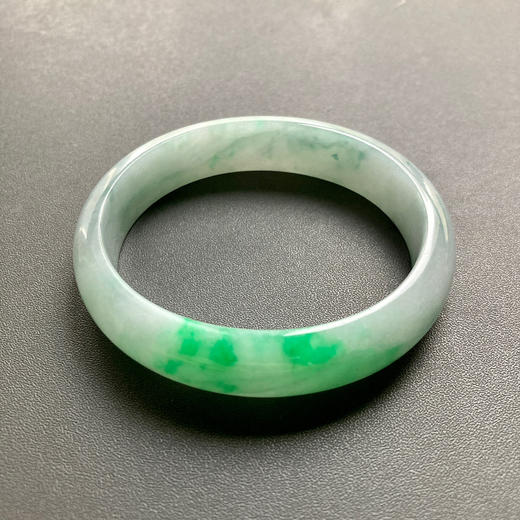 糯冰种阳绿辣色翡翠贵妃镯54 商品图2