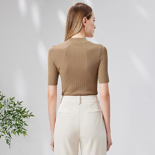 EITIE爱特爱夏新款设计感镂空修身显瘦舒适百搭纯色短袖针织衫B2301108 商品图6