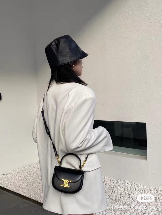 𝐜𝐞𝐥𝐢𝐧.𝐞 2023春季限定手提马鞍包 〰️黑色 商品图4