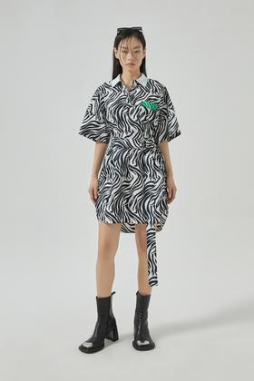 Polo领oversize斑马纹腰带连衣裙