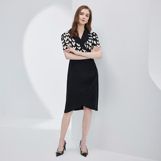 NF8X5斯尔丽瑟俪2023新款收腰褶皱显瘦撞色拼接连衣裙 商品图3