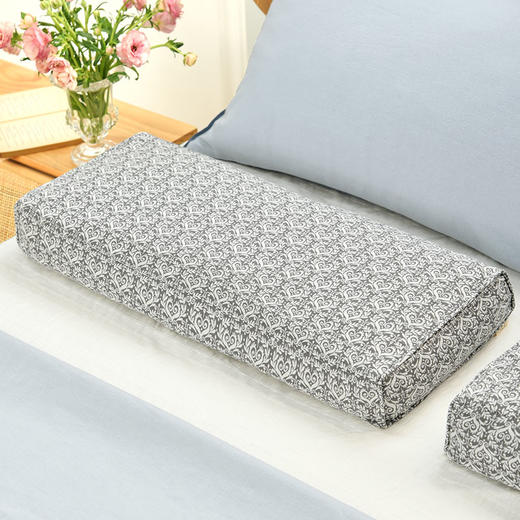 心形花束系列荞麦壳长方枕高端全荞麦壳护颈枕 商品图2