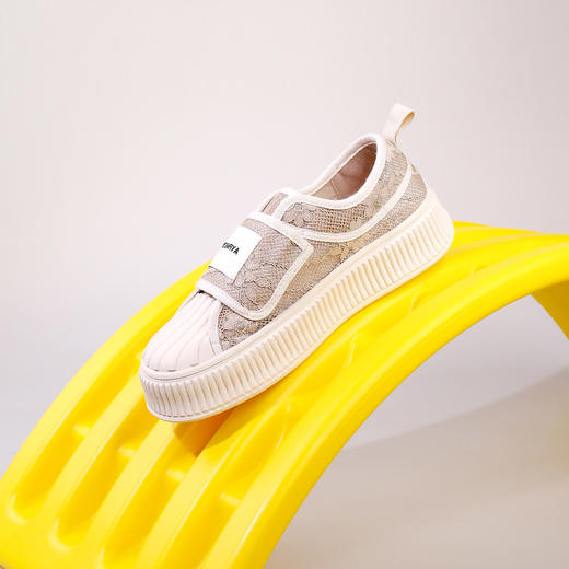 Safiya/索菲娅 2023秋季新品小众设计感魔术贴蕾丝网面透气饼干鞋 SF31112430/SF33112430 商品图5