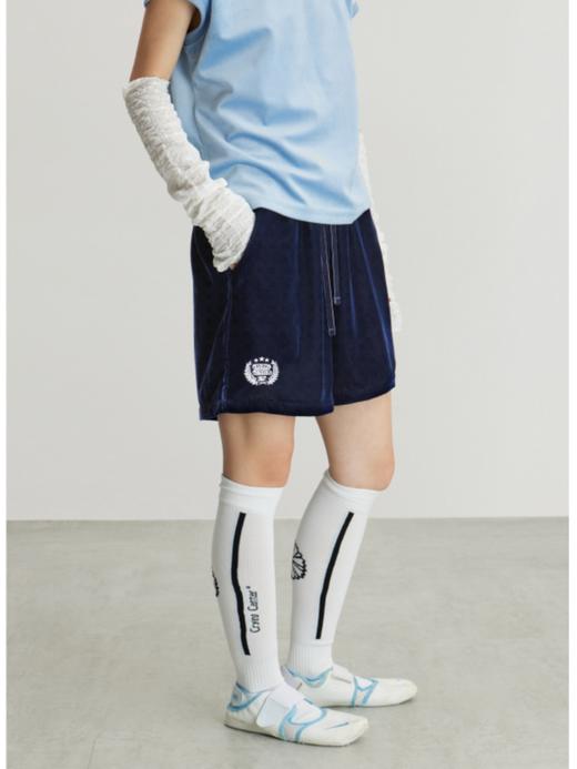 CryingCenter 海军蓝丝绒垂感运动休闲复古学院刺绣短裤 商品图0