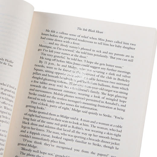 【中商原版】神探斯特莱克6 墨黑之心 英文原版 The Ink Black Heart A Cormoran Strike Novel Book 6 Robert Galbraith 商品图3