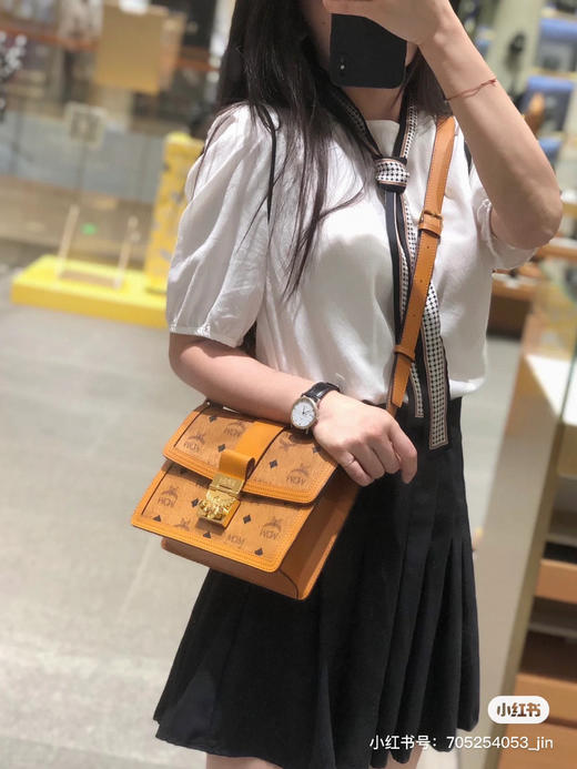 mc早春方形邮差新小号 商品图0