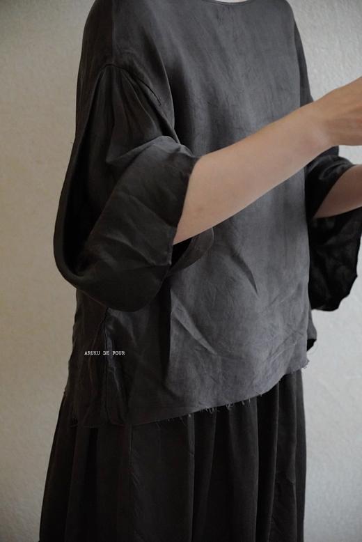 elsa esturgie 法式铜氨丝折纸艺术袖口设计T恤上衣 商品图5