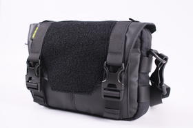 NITECORE联名机能战术斜挎包SLB05超频漫游户外附包黑色单肩包
