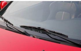 汽车雨刮器刮玻璃有呱呱响怎么消除？