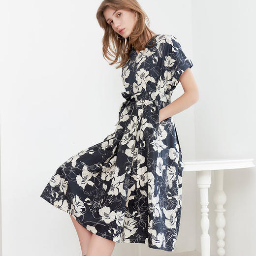 【纯棉印花连衣裙】23年春夏新品女士中长款连衣裙时尚V领系带裙子 商品图2