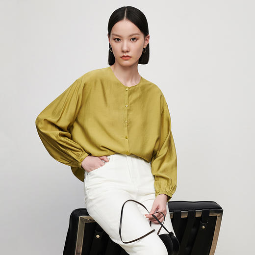 IN AND ON21289春季新款超柔丝棉圆领衬衫女超薄透气宽松上衣 商品图4