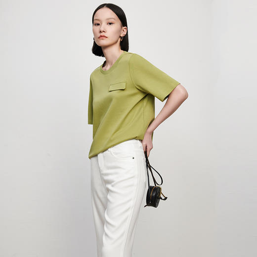IN AND ON21431夏季新款全棉短袖T恤女短款直筒显瘦口袋纯色上衣 商品图2