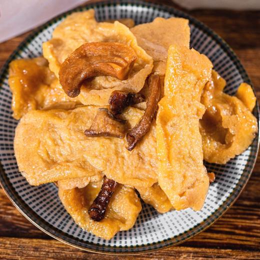 一场可遇不可求的相遇 好吃不怕胖  云南石屏即食豆腐干  石屏特有鲜豆腐经过多道工序制作，浓香的豆干，让你吃的就是过瘾。 商品图2