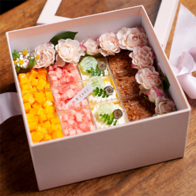 鲜花慕斯礼盒（提前24小时预订）