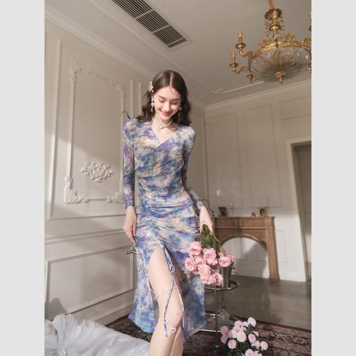 BeQueenStory【莫奈花房】高端上档次甜美花色v领连衣裙2023春季新款女 商品图3