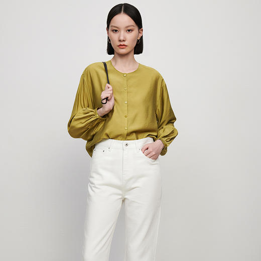 IN AND ON21289春季新款超柔丝棉圆领衬衫女超薄透气宽松上衣 商品图1