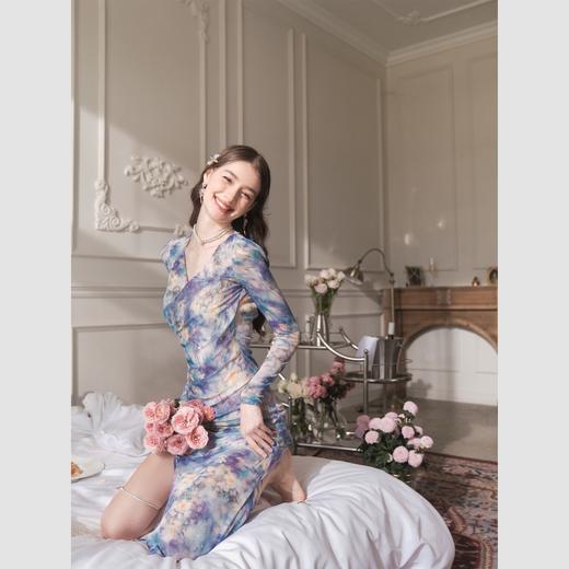 BeQueenStory【莫奈花房】高端上档次甜美花色v领连衣裙2023春季新款女 商品图2