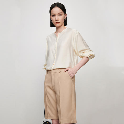 IN AND ON21289春季新款超柔丝棉圆领衬衫女超薄透气宽松上衣 商品图8