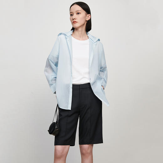 【品牌优选】IN AND ON21433防晒衣女夏季薄款防紫外线透气衬衫连帽落肩袖外套 商品图1
