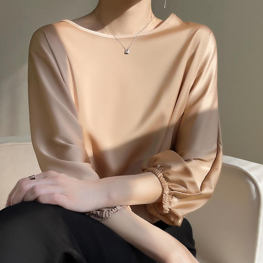 邢沐阳-2023年春夏新款丝滑缎面九分袖女士T恤宽松百搭上衣气质半袖衫五色可选 商品图1